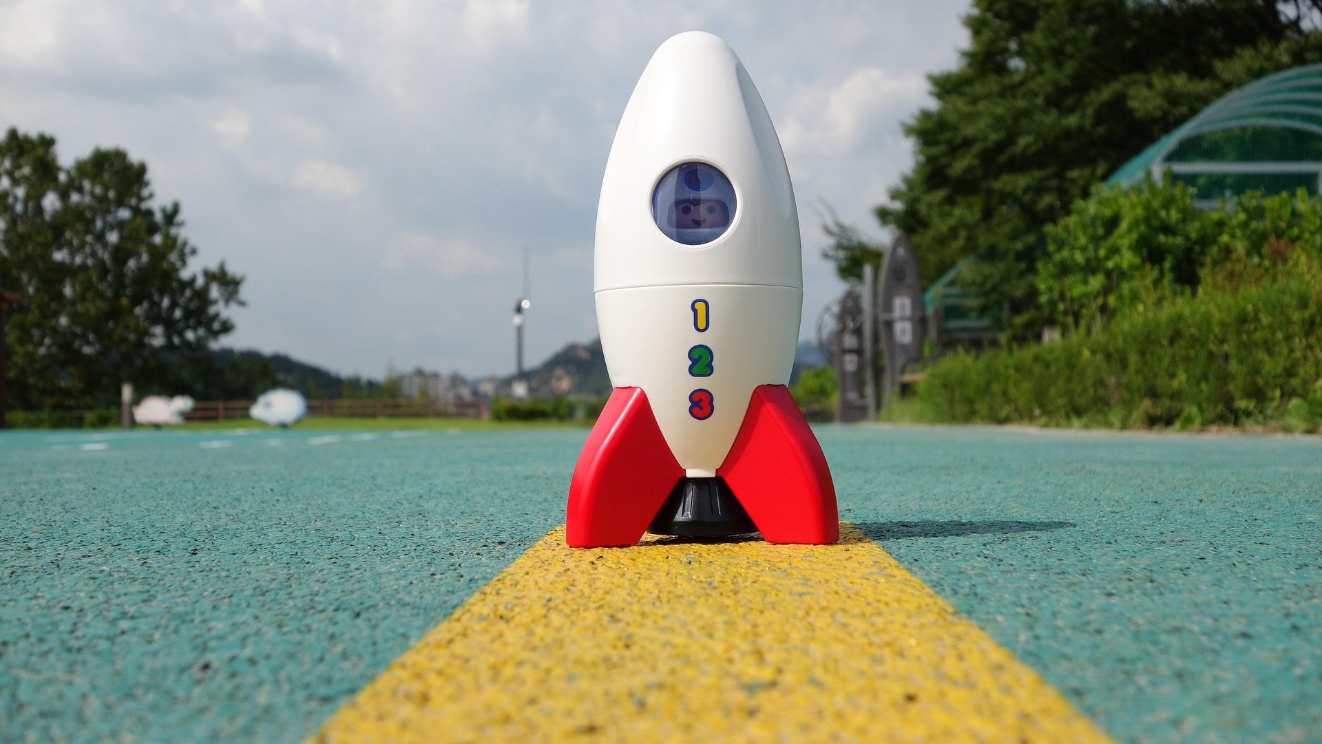 rocket-630461_1920 - Fundacja Zaawansowanych Technologii | STEAM | Młode Talenty